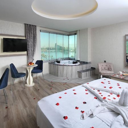 Adana Taskoeprue Hotel エクステリア 写真