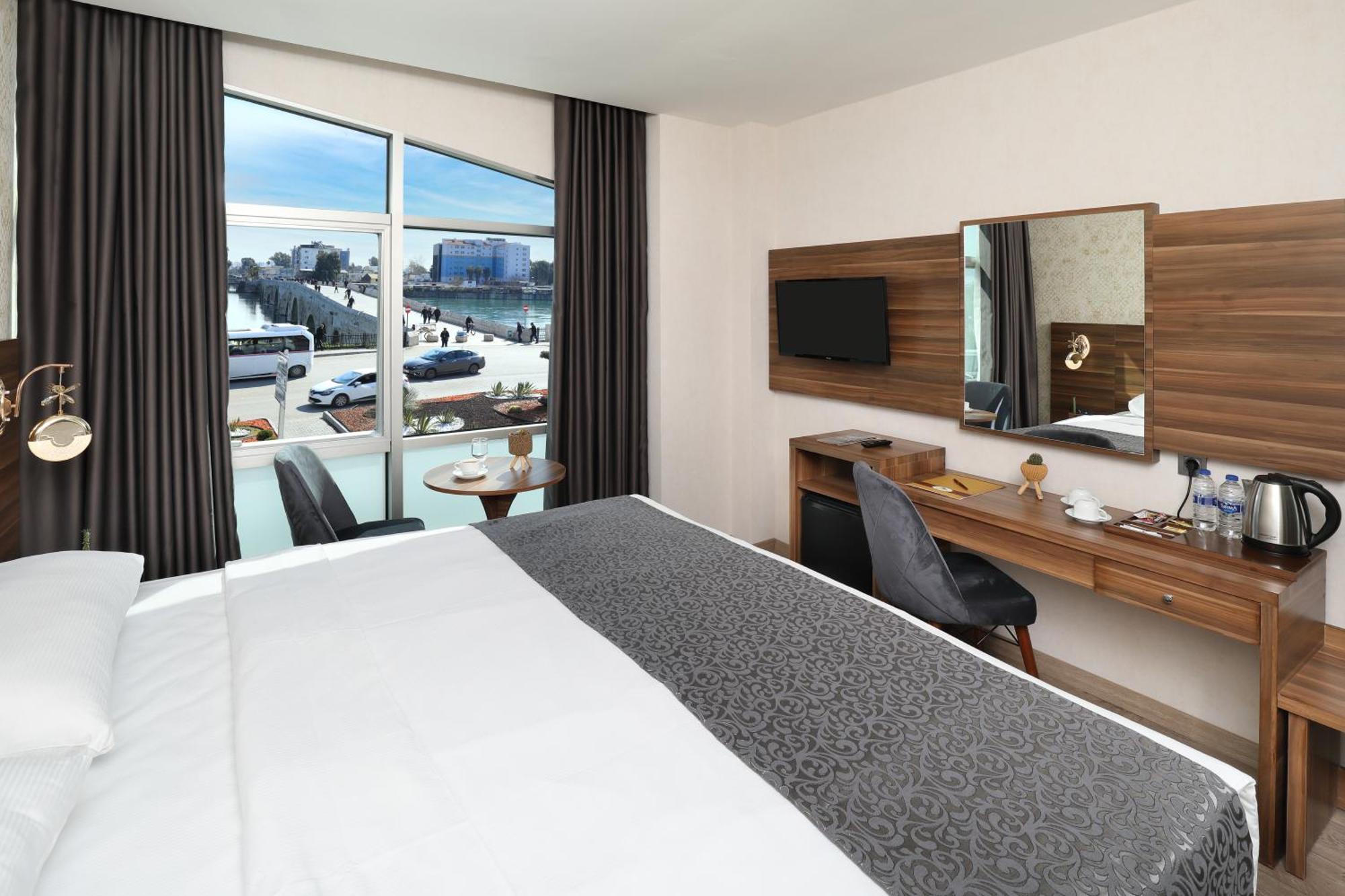Adana Taskoeprue Hotel エクステリア 写真