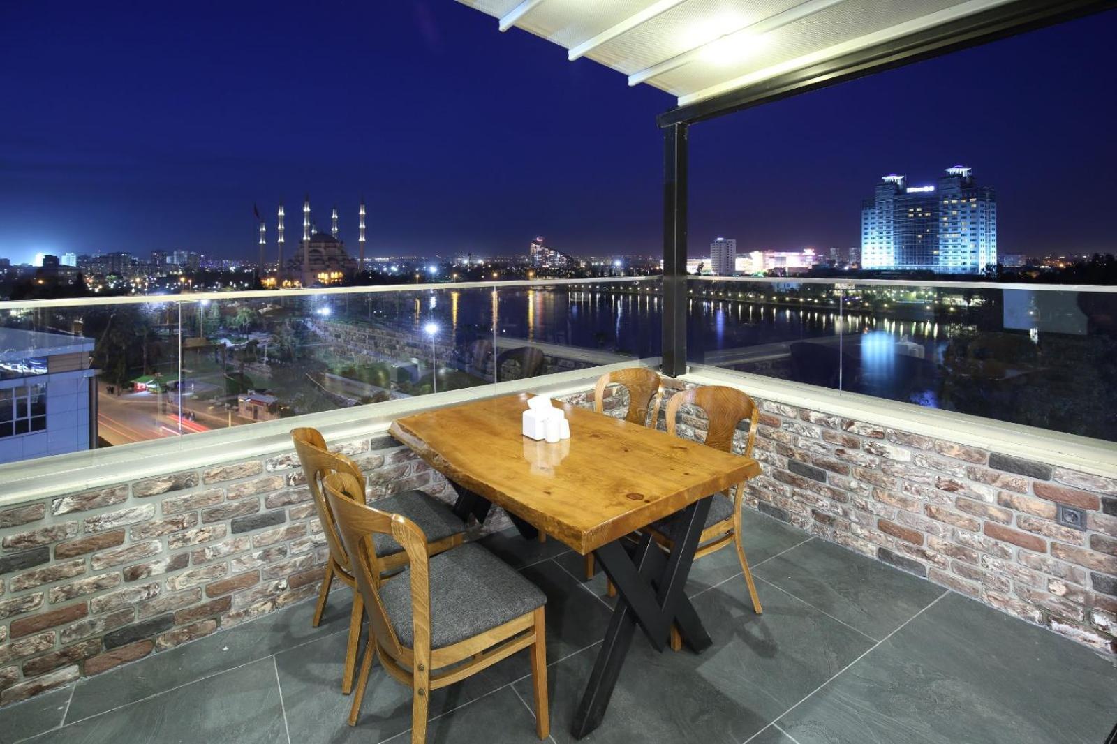 Adana Taskoeprue Hotel エクステリア 写真