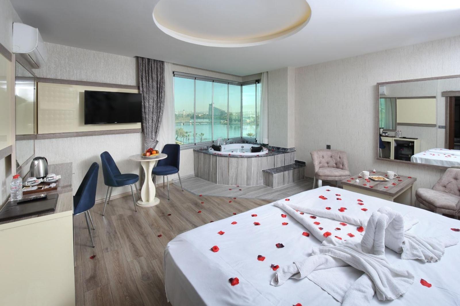 Adana Taskoeprue Hotel エクステリア 写真